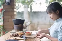 Cuộc sống ‘ở ẩn’ của Lý Tử Thất sau một năm vướng ồn ào kiện tụng