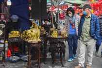 Hổ đồng chạm ngọc giá hàng chục triệu chơi Tết