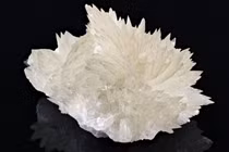 Chiêm ngưỡng vẻ đẹp thuần khiết của các khoáng vật màu trắng