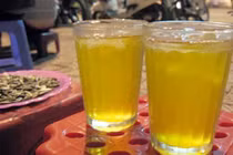 5 sai lầm tai hại khi uống trà đá, 90% người Việt không biết 