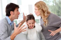 Bỏ chồng con theo trai đến khi bồ đá lại về đánh ghen với người yêu của chồng cũ