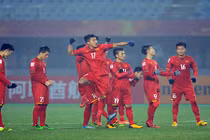 Cay cú vì bị vợ lải nhải so sánh với nam thần U23 Việt Nam