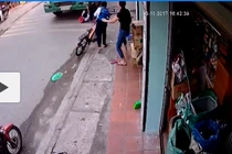 Video: Bé trai thoát chết thần kỳ dưới bánh 'hung thần xa lộ' 