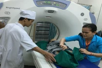 Đẫm nước mắt cô bé 19 tuổi hiến tạng mẹ cứu 4 người