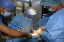 Bệnh xá đảo Song Tử Tây mổ cấp cứu viêm ruột thừa cấp