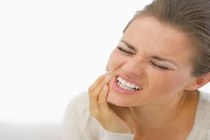 Chảy máu chân răng: dấu hiệu nguy hiểm của sức khỏe