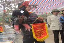 Khám phá “ông bầu” của những hoa hậu gà Đông Tảo