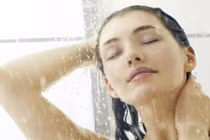 Quan hệ tình dục dưới vòi sen có an toàn?