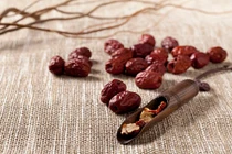 Táo đỏ kết hợp với những thứ này sẽ thành thuốc độc