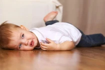 Trẻ ăn vạ, bố mẹ trị bằng cách này sẽ hiệu quả