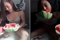 Video: Gái xinh dùng đùi bổ dưa khiến mày râu choáng váng