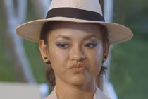 Mỹ nhân Việt gây sốc khi đá xoáy đàn ông