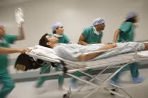 Bác sĩ nam khoa kể chuyện tai nạn chăn gối