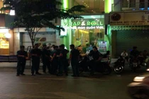 Hai chân dài hẹn đánh nhau, phố đi bộ Sài Gòn náo loạn