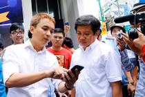 Quận 1 dỡ mái che cao ốc 25 tầng Saigon Centre - Takashimaya