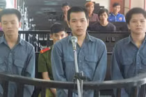 Tòm tem vợ người, hứa đền 10 triệu