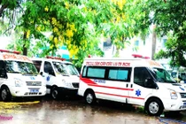 Nghe điện thoại đang sạc pin, một người đàn ông bị điện giật