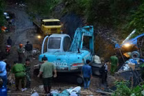 Sụp hầm lò ở Quảng Ninh: Một công nhân bị mắc kẹt