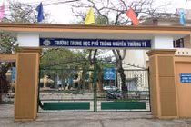 Bị chê xấu, nữ sinh "xử" bạn nam ngay trong lớp