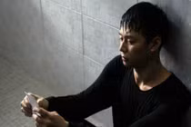  Hoảng hồn khi phát hiện vết sẹo dài trên bụng vợ trong đêm tân hôn