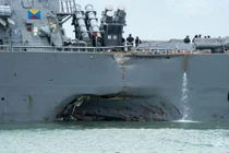 Phát hiện một số thi thể trong vụ va chạm tàu chiến Mỹ