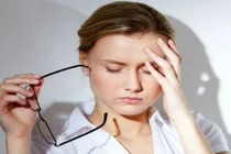 Người cận thị sẽ nhìn thấy gì khi không đeo kính?