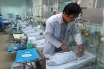  Phẫu thuật thành công cho bé gái '2 đầu' bị bỏ rơi