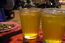 Sự thật trần trụi đáng sợ về trà đá vỉa hè