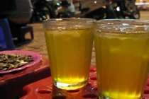 Sự thật trần trụi đáng sợ về trà đá vỉa hè