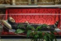 Kỳ bí thi thể muôn đời không phân hủy của các vị thánh 