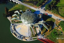 Trung Quốc: Xuất hiện tòa nhà hình cua khổng lồ hệt như thật