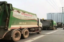 Tước bằng lái 4 tài xế xe chở rác chạy vào đường buýt nhanh