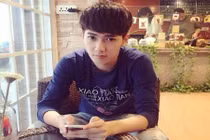 Chàng nhân viên ga tàu bị chuyển công tác vì quá đẹp trai