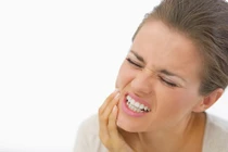 Mẹo nhỏ loại bỏ chứng chảy máu chân răng tức khắc