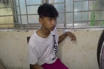 Thiếu niên 15 tuổi đâm chết người ở hồ bơi