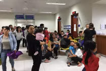 Nắng nóng liên tục, đề phòng trẻ nhỏ, người già nhập viện 