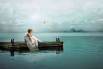 Phía sau cô đơn, luôn có anh đứng chờ