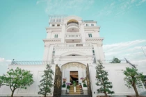 Hình ảnh mới nhất trong biệt thự dát vàng của Lý Nhã Kỳ