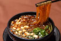 Đặc sản Trung Quốc nhìn đã tê đầu lưỡi, người toát mồ hôi 