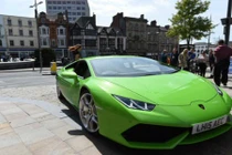 Siêu xe Lamborghini của thiếu gia Phan Thành chỉ để làm... taxi