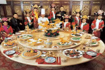 Sốc nặng bữa tiệc 400.000 lượng vàng độc nhất lịch sử 