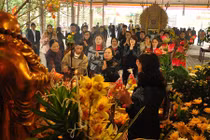 Đến chùa cúng, sắm lễ khấn thế nào để “mọi việc như ý nguyện“?