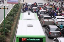 Sẽ phạt cả xe buýt thường nếu lấn làn BRT