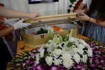 Chi 1.200 USD để tổ chức đám tang cho chó cưng