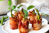 Trời lạnh đổi vị bằng thịt xông khói cuộn tôm thơm lừng