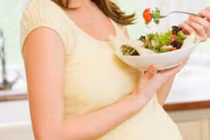 Chế độ dinh dưỡng hoàn hảo cho bà bầu lớn tuổi