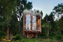 Nhà trên cây tiện nghi chẳng thua gì khách sạn 5 sao 