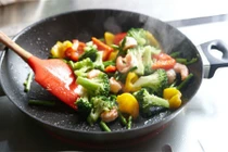 Phụ nữ làm việc này hàng ngày tàn phá phổi nhanh hơn hút thuốc