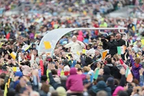 Biển người đón Giáo hoàng Francis tại Ireland