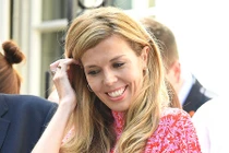 Bất ngờ thân thế bạn gái tài sắc của tân Thủ tướng Anh